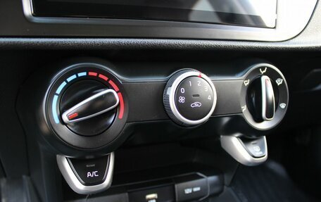KIA Rio IV, 2020 год, 1 629 000 рублей, 10 фотография