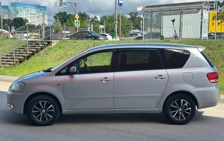 Toyota Ipsum II, 2002 год, 745 000 рублей, 11 фотография