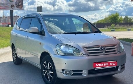 Toyota Ipsum II, 2002 год, 745 000 рублей, 2 фотография