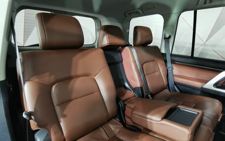 Toyota Land Cruiser 200, 2015 год, 4 995 000 рублей, 16 фотография