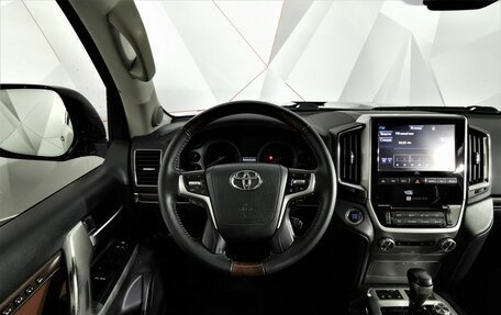 Toyota Land Cruiser 200, 2015 год, 4 995 000 рублей, 19 фотография