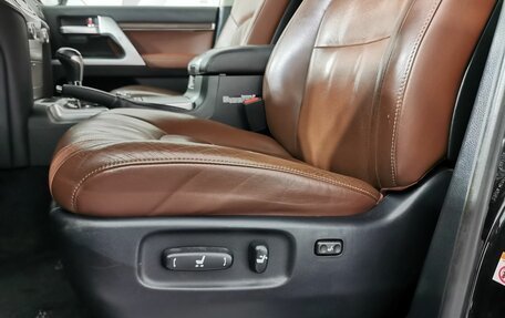 Toyota Land Cruiser 200, 2015 год, 4 995 000 рублей, 20 фотография