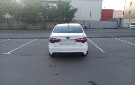 KIA Rio III рестайлинг, 2013 год, 500 000 рублей, 4 фотография