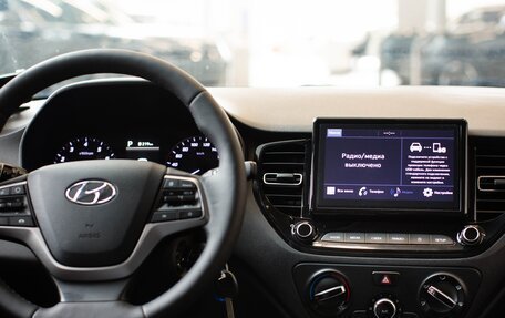 Hyundai Solaris II рестайлинг, 2021 год, 1 700 000 рублей, 15 фотография