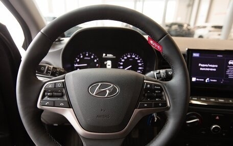 Hyundai Solaris II рестайлинг, 2021 год, 1 700 000 рублей, 11 фотография