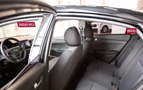 Hyundai Solaris II рестайлинг, 2021 год, 1 700 000 рублей, 24 фотография