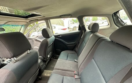 Toyota Matrix, 2004 год, 585 000 рублей, 12 фотография
