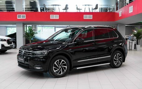 Volkswagen Tiguan II, 2018 год, 2 350 000 рублей, 1 фотография