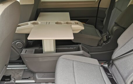 Volkswagen Multivan, 2022 год, 11 фотография