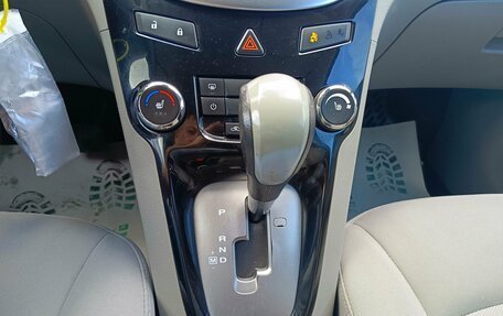 Chevrolet Orlando I, 2011 год, 966 000 рублей, 18 фотография