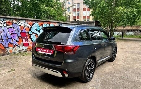 Mitsubishi Outlander III рестайлинг 3, 2021 год, 2 590 000 рублей, 2 фотография