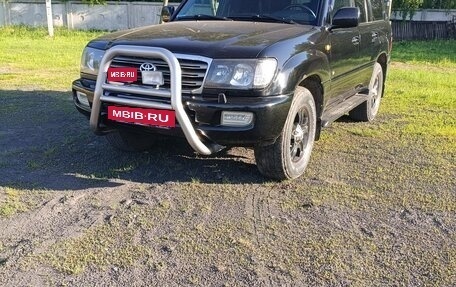 Toyota Land Cruiser 100 рестайлинг 2, 2005 год, 1 999 000 рублей, 2 фотография