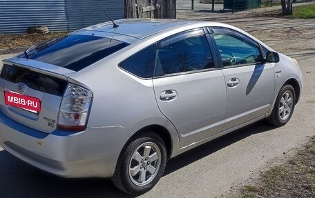Toyota Prius, 2007 год, 690 000 рублей, 3 фотография
