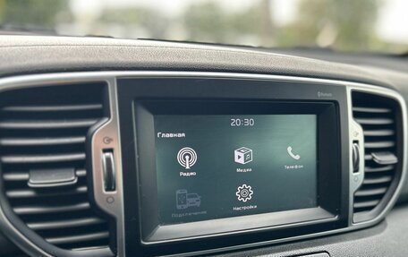 KIA Sportage IV рестайлинг, 2018 год, 2 200 000 рублей, 21 фотография