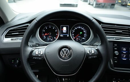 Volkswagen Tiguan II, 2020 год, 2 850 000 рублей, 11 фотография
