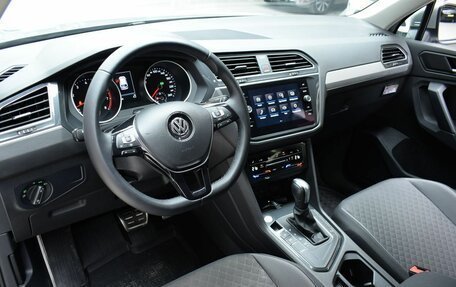 Volkswagen Tiguan II, 2020 год, 2 850 000 рублей, 17 фотография