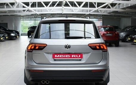 Volkswagen Tiguan II, 2020 год, 2 850 000 рублей, 6 фотография