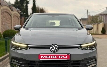 Volkswagen Golf VIII, 2022 год, 1 820 000 рублей, 3 фотография