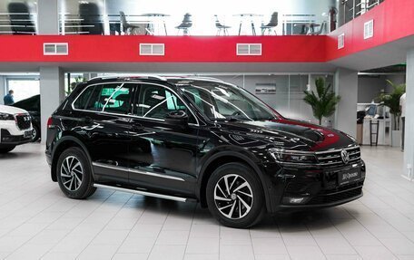 Volkswagen Tiguan II, 2018 год, 2 350 000 рублей, 3 фотография