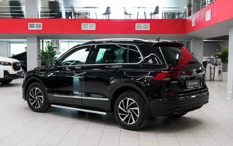 Volkswagen Tiguan II, 2018 год, 2 350 000 рублей, 4 фотография