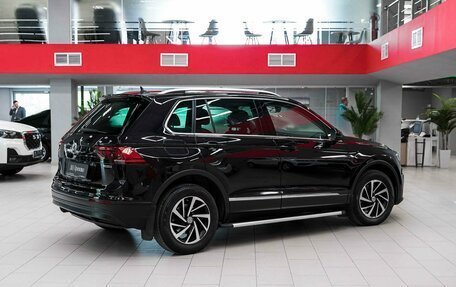 Volkswagen Tiguan II, 2018 год, 2 350 000 рублей, 2 фотография