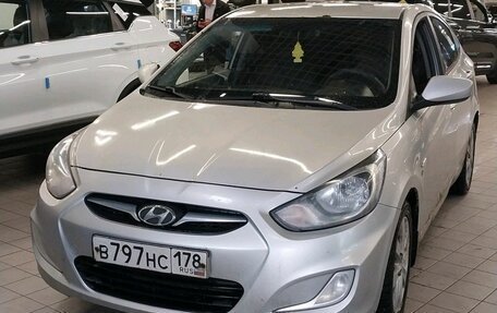 Hyundai Solaris II рестайлинг, 2012 год, 555 000 рублей, 1 фотография