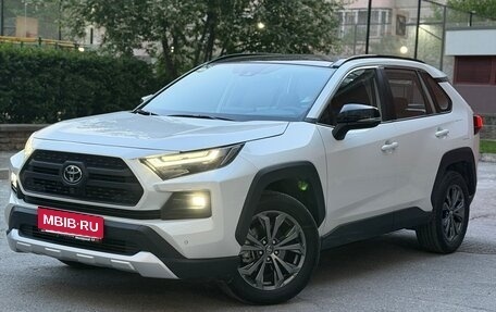 Toyota RAV4, 2025 год, 3 699 000 рублей, 1 фотография