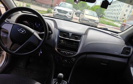 Hyundai Solaris II рестайлинг, 2014 год, 980 000 рублей, 11 фотография