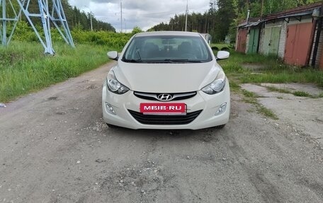 Hyundai Elantra V, 2013 год, 980 000 рублей, 4 фотография