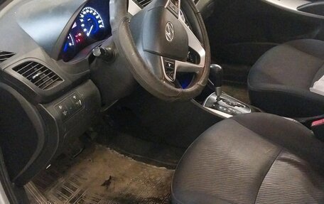 Hyundai Solaris II рестайлинг, 2012 год, 555 000 рублей, 4 фотография