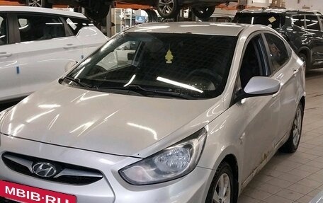 Hyundai Solaris II рестайлинг, 2012 год, 555 000 рублей, 3 фотография
