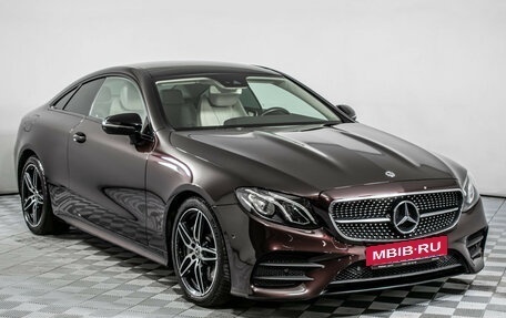 Mercedes-Benz E-Класс, 2019 год, 3 735 000 рублей, 4 фотография