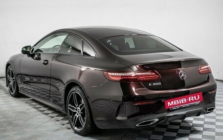 Mercedes-Benz E-Класс, 2019 год, 3 735 000 рублей, 8 фотография