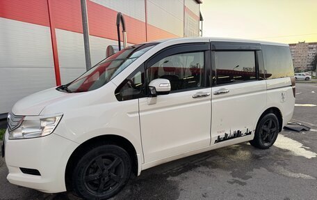 Honda Stepwgn IV, 2011 год, 1 100 000 рублей, 2 фотография