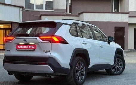 Toyota RAV4, 2025 год, 3 699 000 рублей, 2 фотография