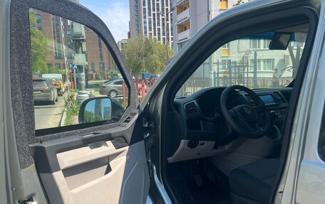 Volkswagen Transporter T6 рестайлинг, 2017 год, 3 100 000 рублей, 5 фотография