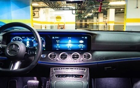 Mercedes-Benz E-Класс, 2020 год, 4 890 000 рублей, 5 фотография
