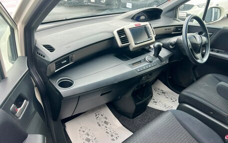 Honda Freed I, 2010 год, 959 000 рублей, 13 фотография