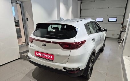 KIA Sportage IV рестайлинг, 2021 год, 2 149 000 рублей, 6 фотография