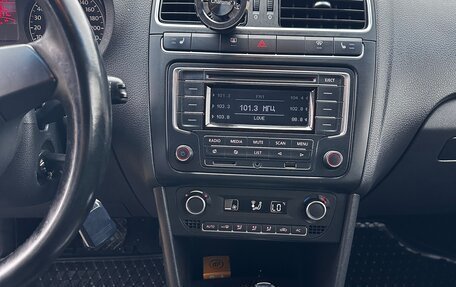 Volkswagen Polo VI (EU Market), 2013 год, 847 000 рублей, 24 фотография