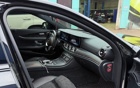 Mercedes-Benz E-Класс, 2018 год, 3 250 000 рублей, 7 фотография