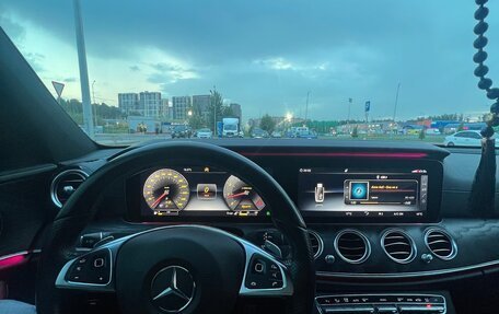 Mercedes-Benz E-Класс, 2018 год, 3 250 000 рублей, 15 фотография