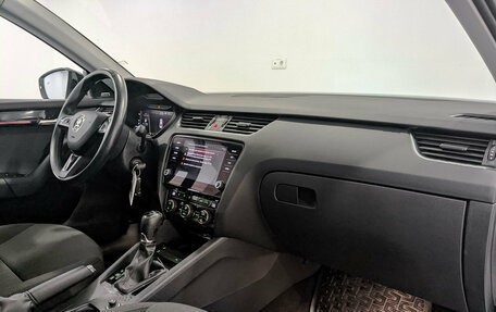 Skoda Octavia, 2020 год, 1 990 000 рублей, 12 фотография