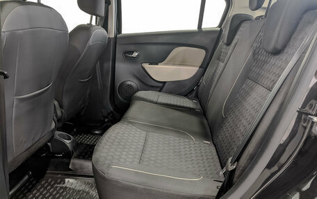 Renault Logan II, 2017 год, 860 000 рублей, 17 фотография