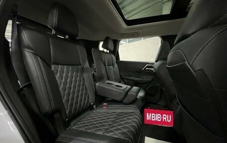 Mitsubishi Outlander, 2023 год, 3 650 000 рублей, 23 фотография