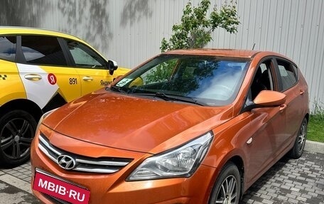 Hyundai Solaris II рестайлинг, 2014 год, 1 050 000 рублей, 2 фотография