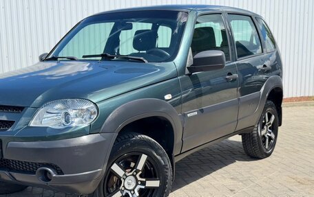 Chevrolet Niva I рестайлинг, 2018 год, 775 000 рублей, 2 фотография