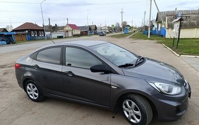 Hyundai Solaris II рестайлинг, 2013 год, 710 000 рублей, 1 фотография