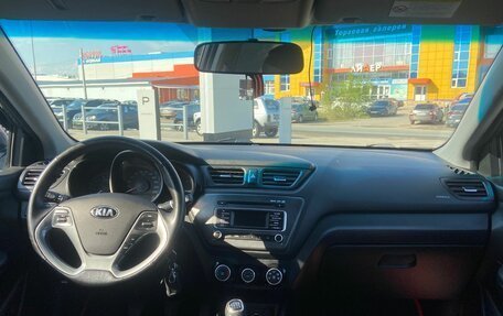 KIA Rio III рестайлинг, 2015 год, 990 000 рублей, 10 фотография