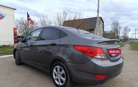 Hyundai Solaris II рестайлинг, 2013 год, 710 000 рублей, 3 фотография